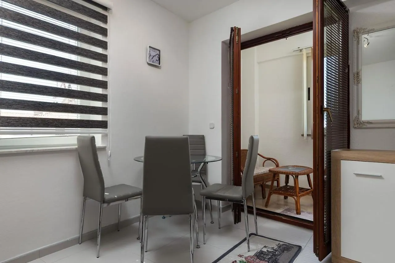 Apartments Smaila Pula