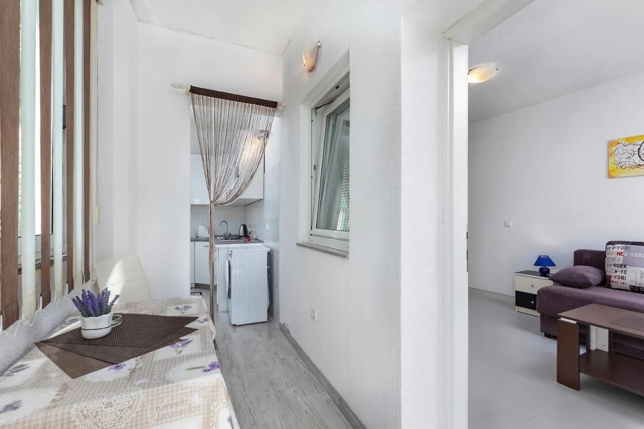Apartments Smaila Pula Guest house