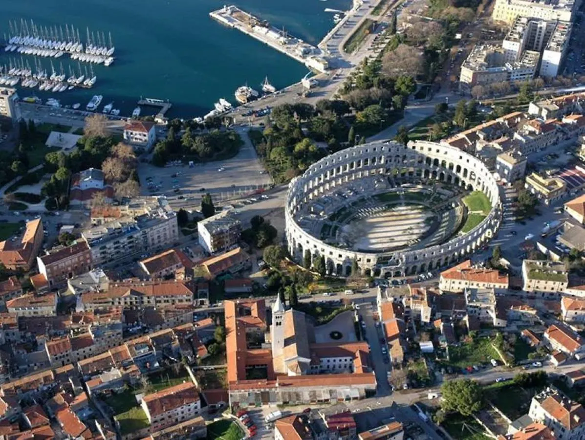 Apartments Smaila Pula 3*,  Croatia