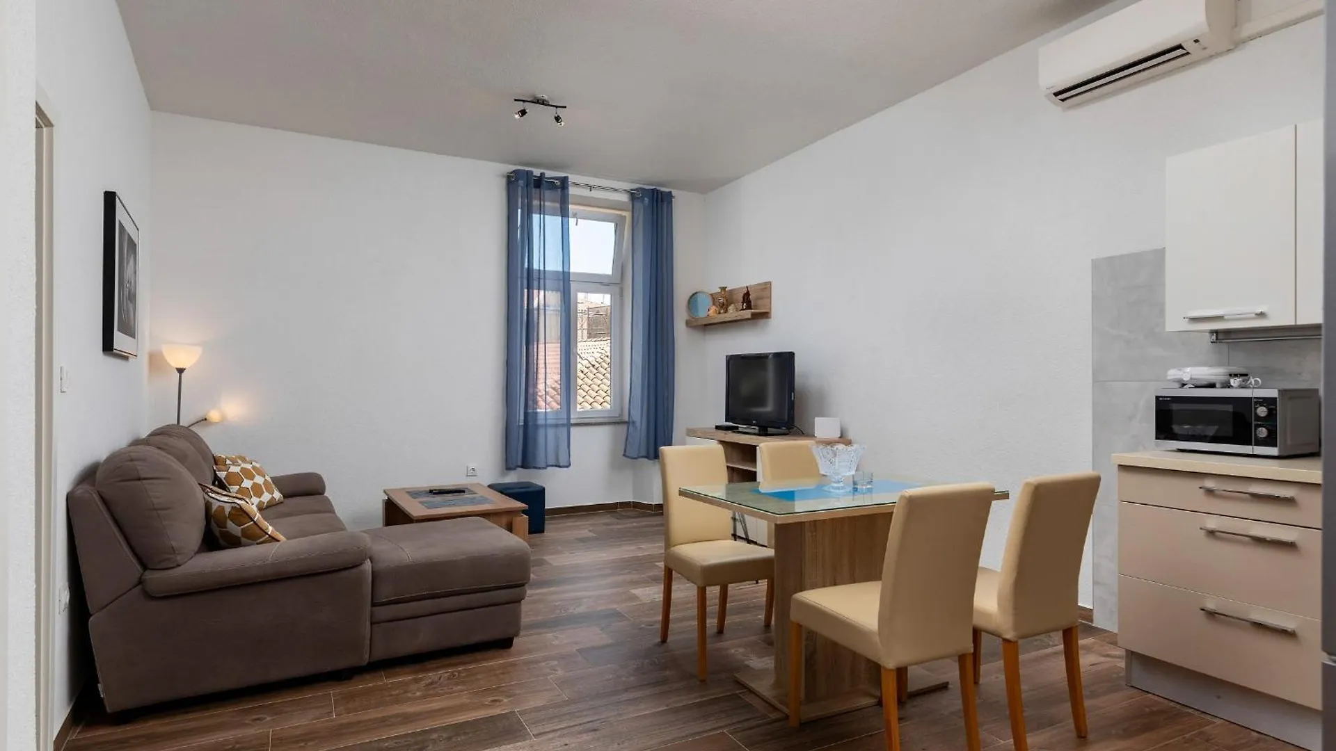 Guest house Apartments Smaila Pula